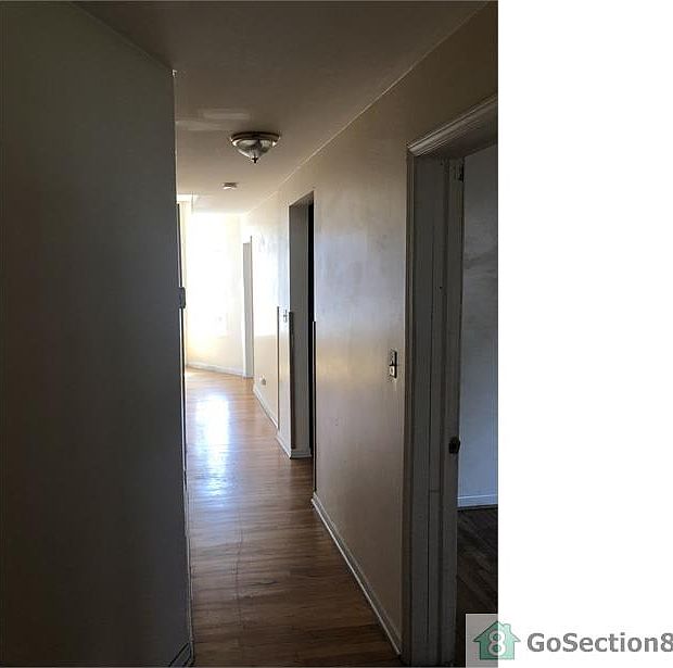 1st image of 3712 W Grenshaw St #2