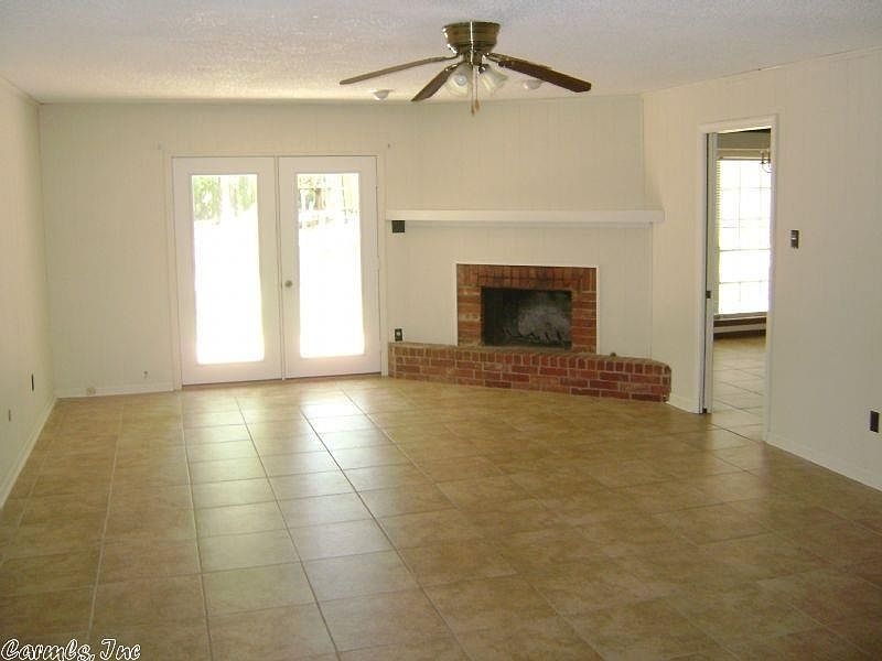 1st image of 7 Breeds Hill Ct