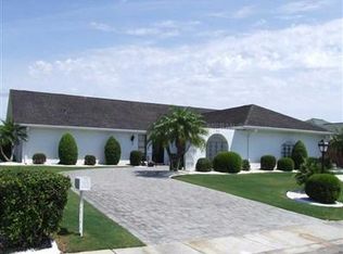 909 El Rancho Dr, Sun City Center, FL 33573