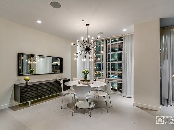 4th image of 653 N Kingsbury St APT 1705