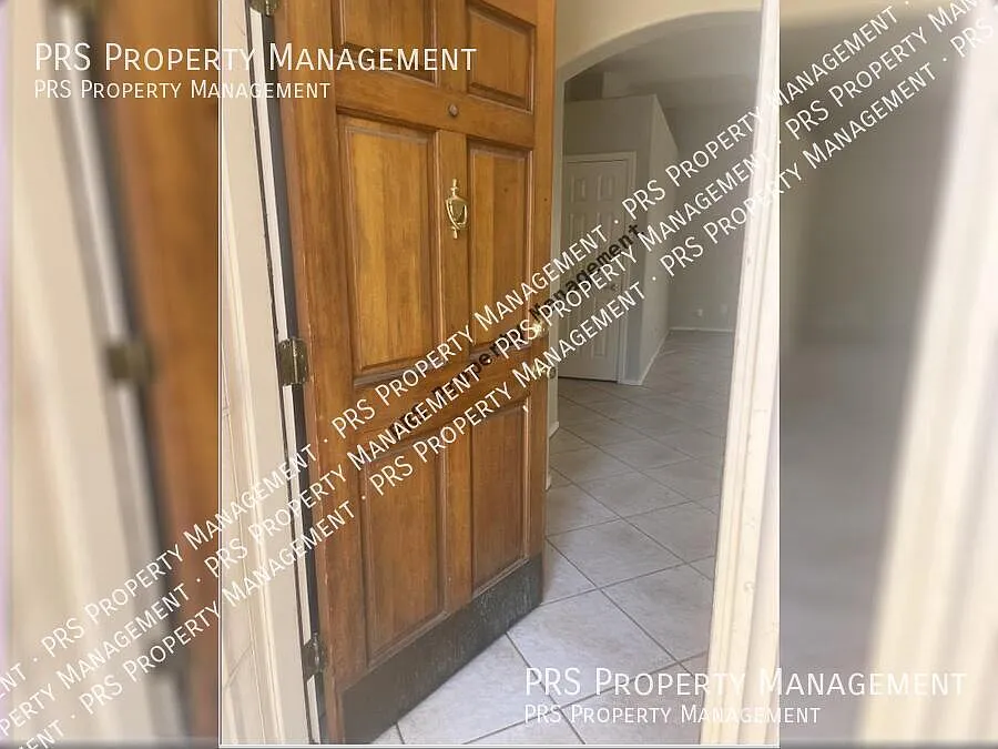 Three bedroom in Gilbert — Photo 3