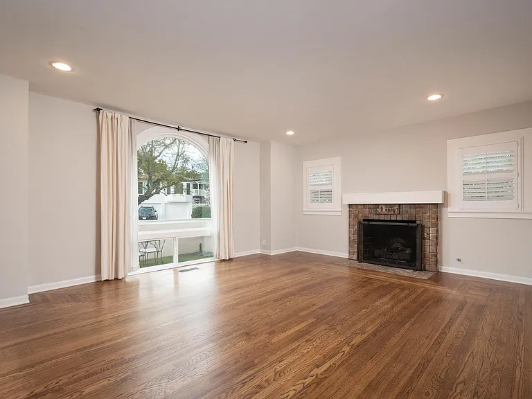 904 Paloma Ave — Photo 12