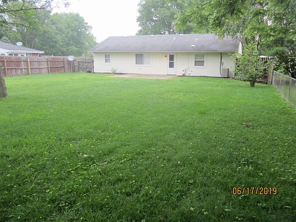 3rd image of 323 Poplar St
