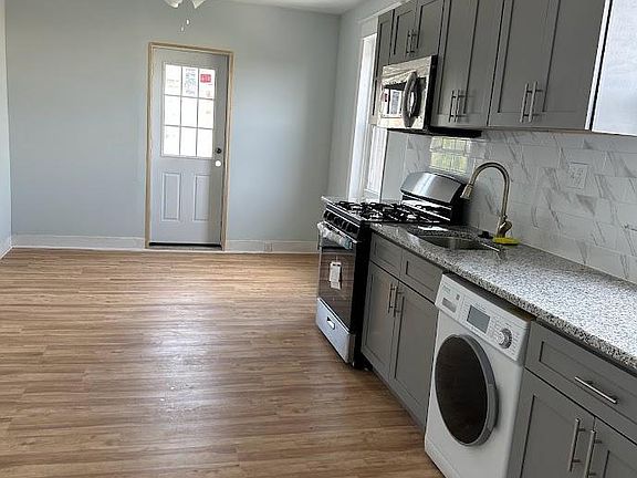 3rd image of 717 League St Floor 3