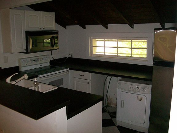 4th image of 10240 Kentucky St