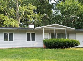 49 S Prairie St, Cary, IL 60013