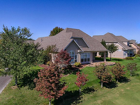 2nd image of 200 Kingbird Dr