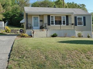 715 Windsor Ave SW, Roanoke, VA 24015