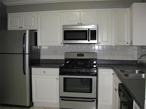 5th image of 7131 Amherst Ave