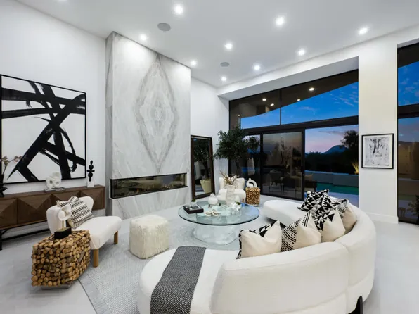 160 Kiva Dr, Palm Desert, CA 92260