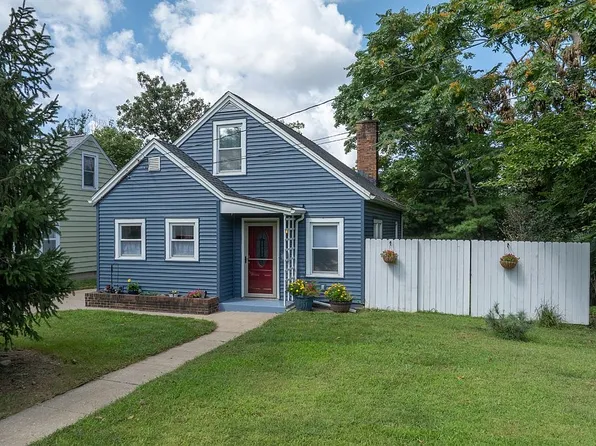 1115 23rd St SE, Cedar Rapids, IA 52403