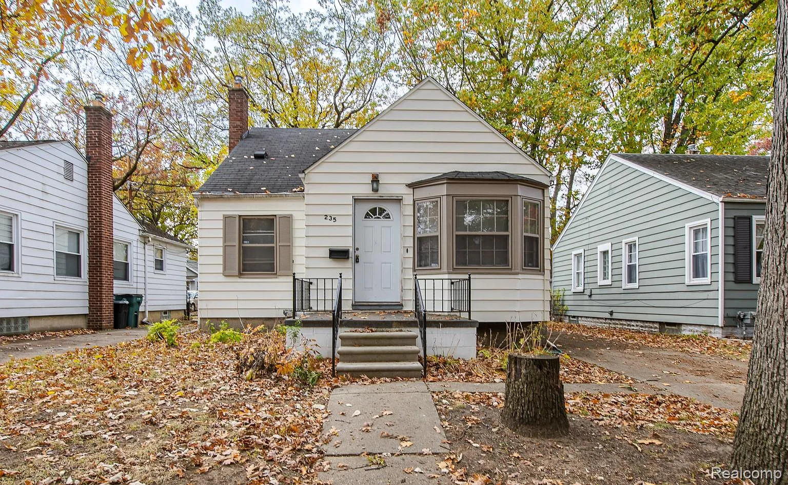 235 Flowerdale St photo 1