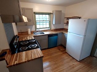 47 Exeter Rd, Newmarket, NH 03857