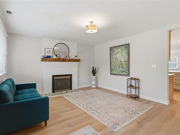 5th image of 2933 Cape Henry Dr