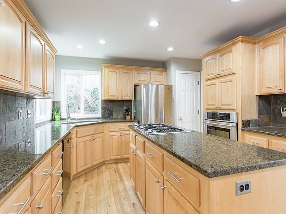 3rd image of 16685 SW Timberland Dr