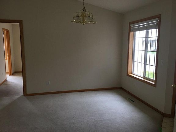 5th image of 13026 Brookside Ln N
