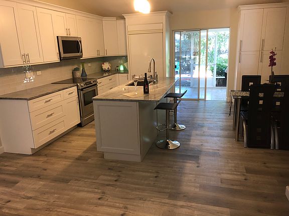 2nd image of 1052 Croquet Ln
