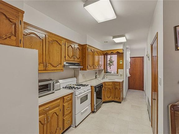 5th image of 311 Avenue