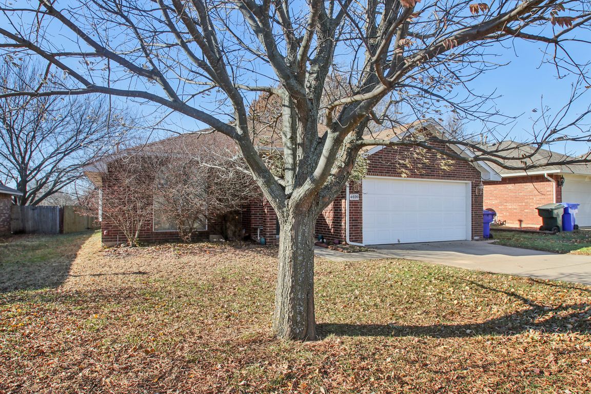 Bald Eagle Dr-S2312-001.jpg