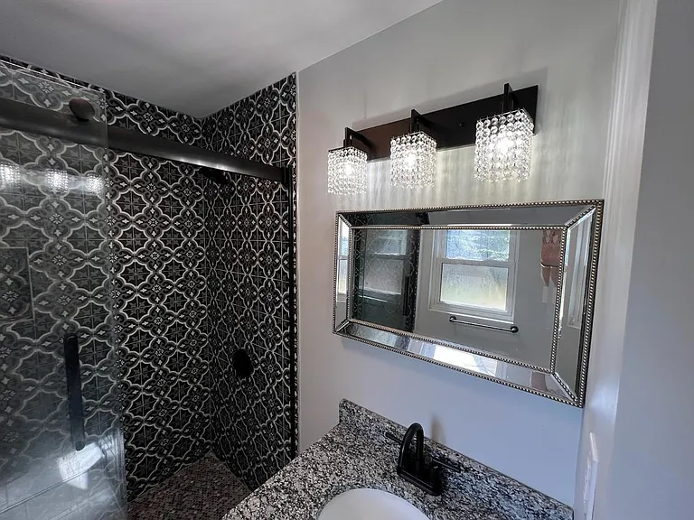 1502 Lynn Way — Photo 23