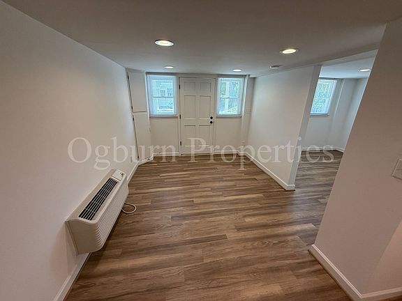 4th image of 1937 Gaston St #A