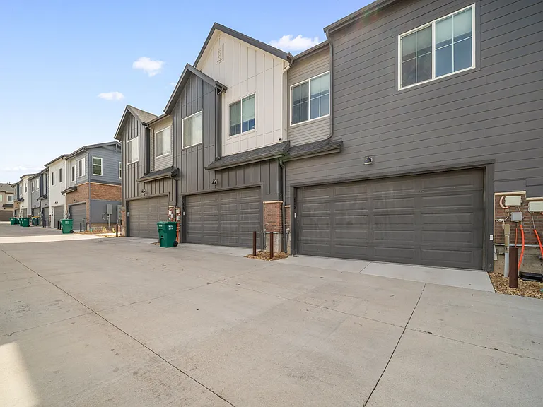 475 Millwall Cir — Photo 39