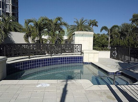 Dolphin Pointe Spa