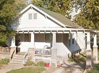 435 N West St, Carlinville, IL
