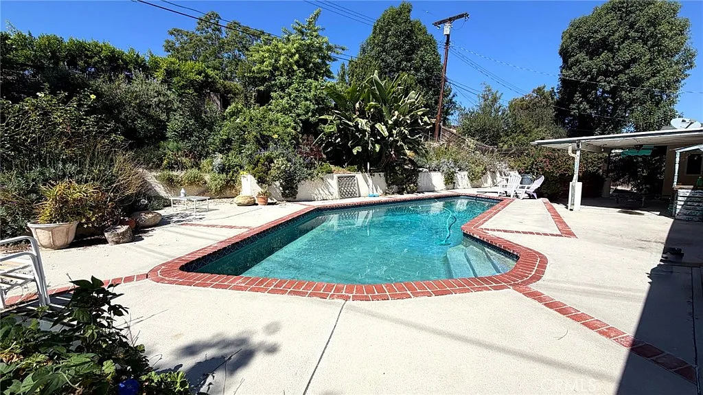 3 bed, 1354 sqft, $3,500 — Photo 1