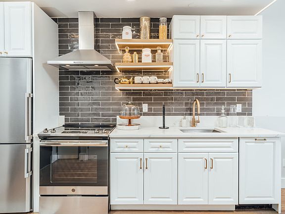 2nd image of 115 Stanwix St #810