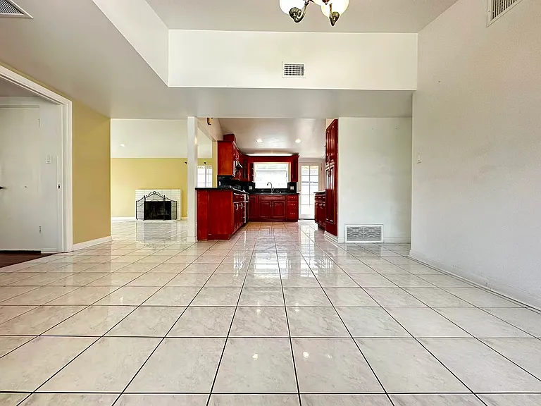 1722 Matchleaf Ave — Photo 3