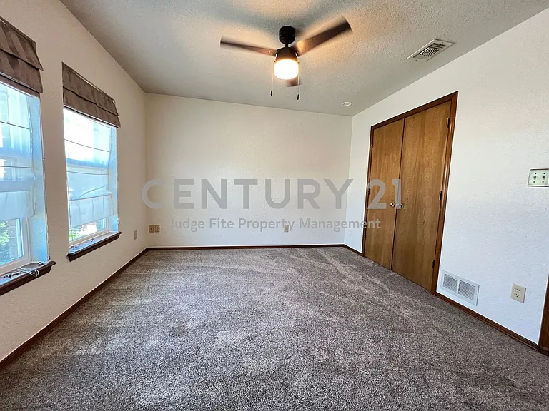 3316 Camden Dr — Photo 12