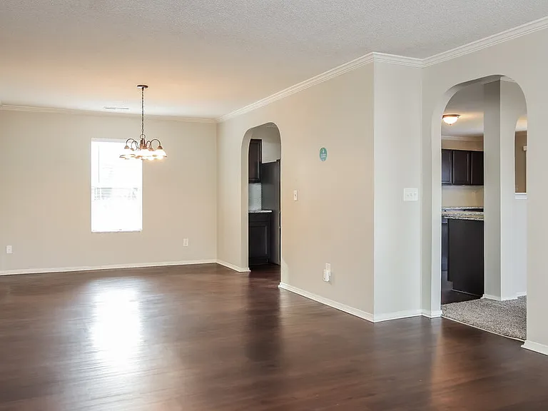 1005 Gelfield Rd — Photo 4
