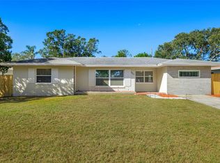 692 Oakwood Dr, Dunedin, FL 34698