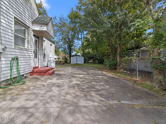 4th image of 802 Parkview Drive