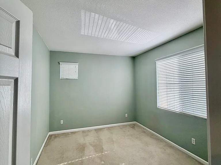 1896 Bramblewood Dr — Photo 10