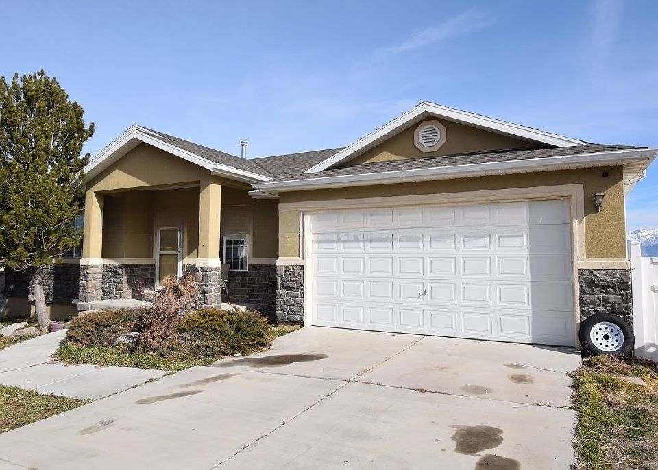 1st image of 4036 W Mountain Moon Dr