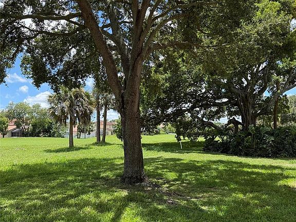 2nd image of 3450 N Pinewalk Dr N #421