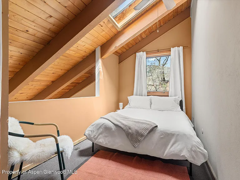 125 E Hyman Ave #1A — Photo 7