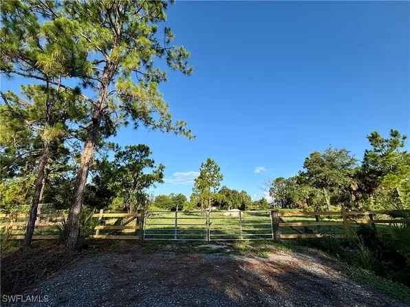 810 S Willow St, Clewiston, FL 33440