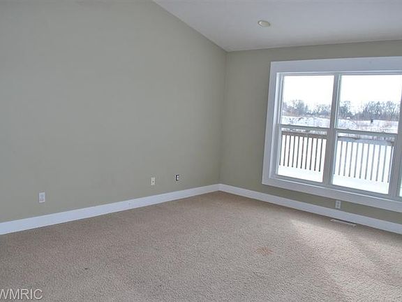 3rd image of 6581 Summer Shores Dr SE