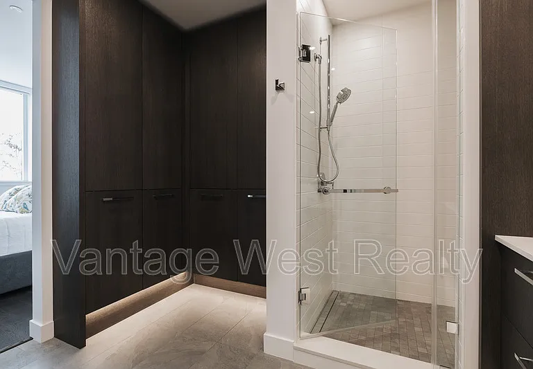 3389 Lakeshore Rd #516 — Photo 23
