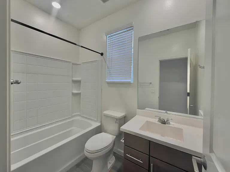 4523 N 92nd Ave — Photo 18