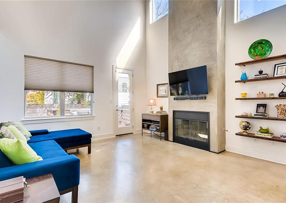 1st image of 2105 Goodrich Ave #4