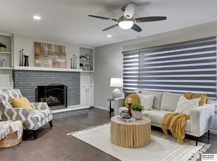 2015 S 110th St, Omaha, NE 68144