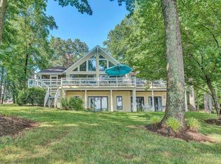 20 Lands End Rd, Penhook, VA 24137