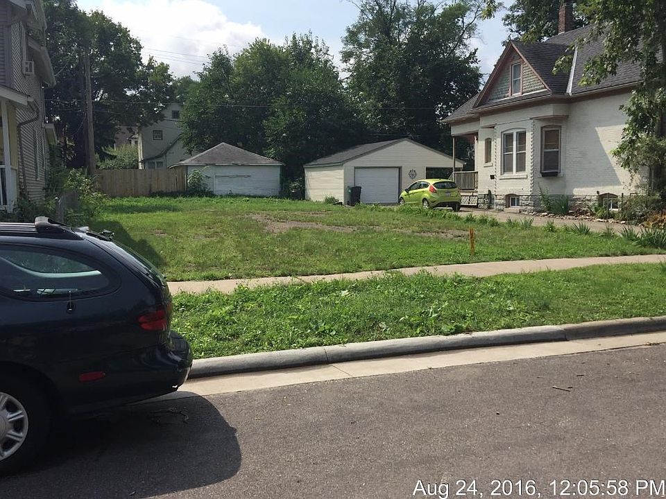 2nd image of 424 Goodrich Ave