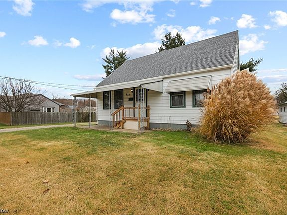 3rd image of 832 Merrick Ave