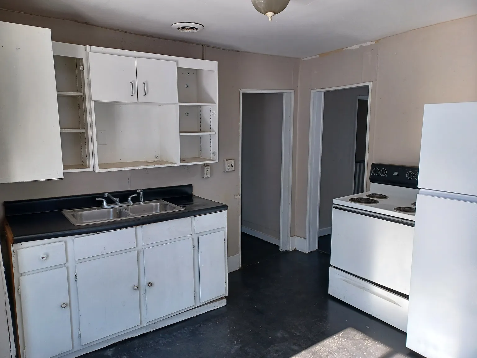 2 bed, 734 sqft, $900 — Photo 3