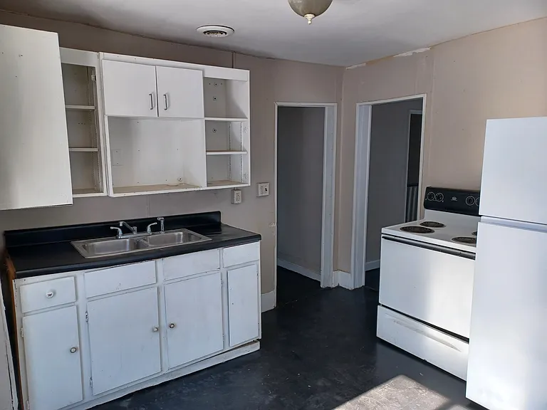 1005 Bullitt Ave SE #2 — Photo 3